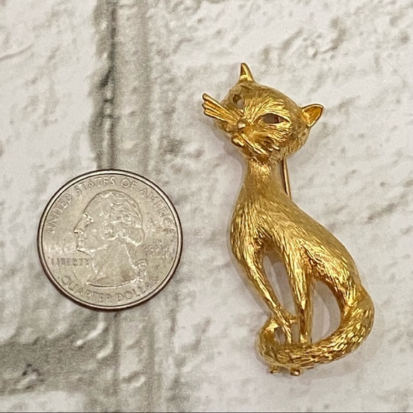 Vintage MONET Brushed Gold Tone Kitty Cat Brooch - Picture 7 of 10